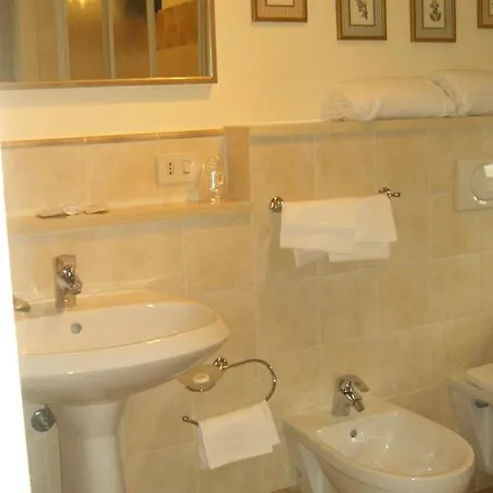 Alpino Hotel 3*